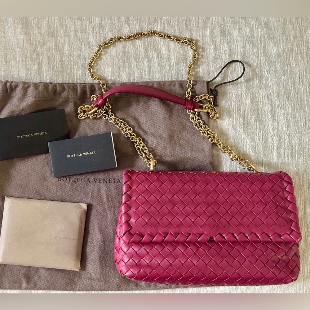 Rare BOTTEGA VENETA Olimpia Shoulder Bag Lambskin Red / Dark pink / gold chain